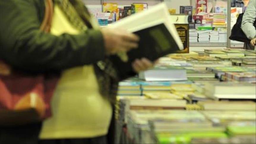 القراءة في زمن الحرب بعدن.. المعارك تشعل "وهج" المطالعة