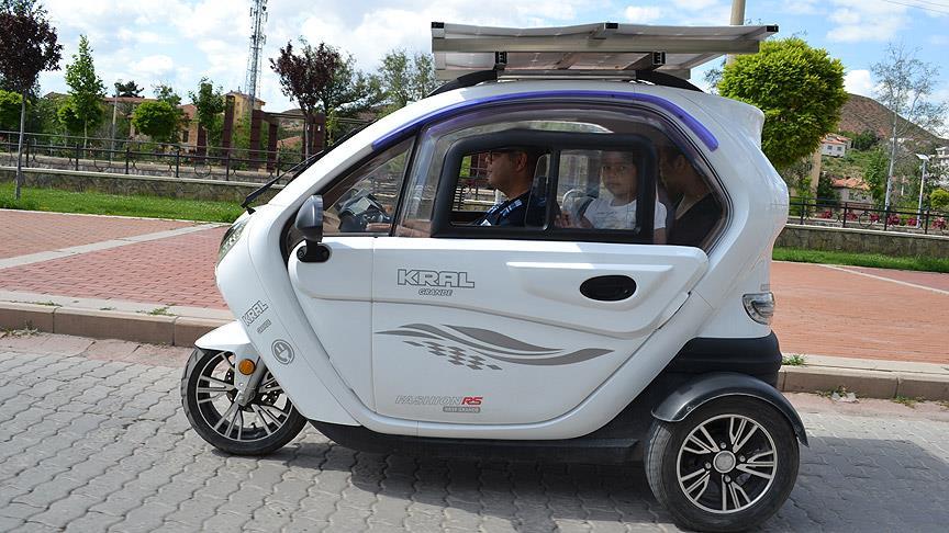 Engelli Aracinin Sarj Sorununu Gunes Panelleriyle Cozdu