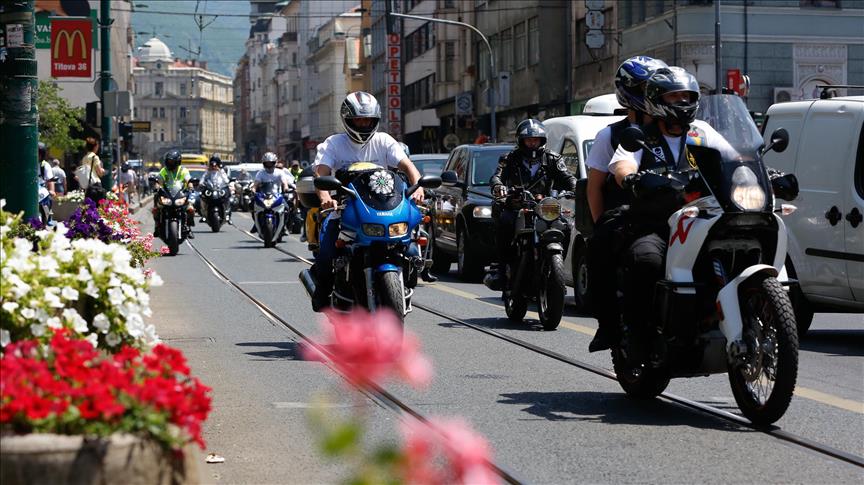 Mbi 400 motoçiklistë nga BeH, rajoni dhe Evropa nisen për në Srebrenicë