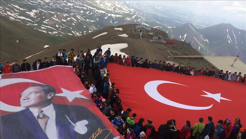Turquie: Des centaines commémoreront les martyrs du 15 juillet à 3 200 mètres d'altitude 