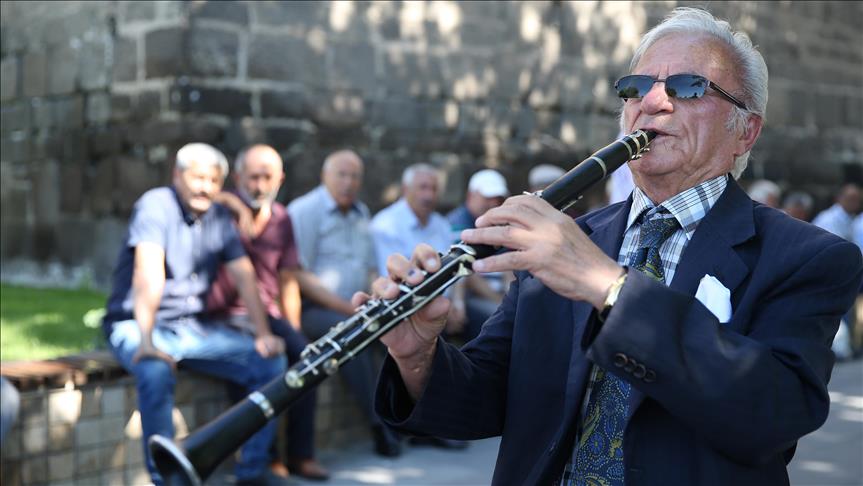 Cocukken Tanistigi Klarnet Hayati Oldu