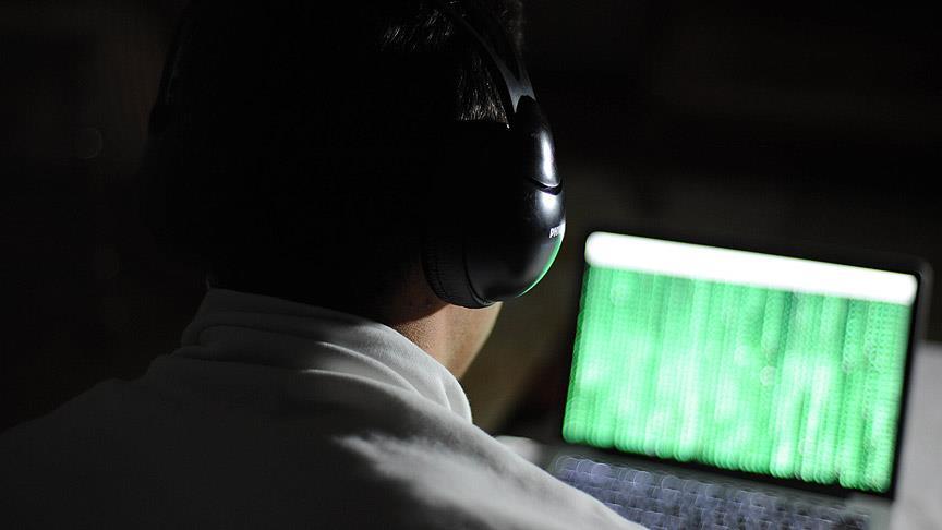 Yasa dışı dinleme yapan müdür ve amirlerde 'ByLock' tespit edildi