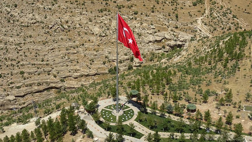 PKK'nın ilk saldırısını yaptığı Eruh'ta 'Şehitlik Anıtı'