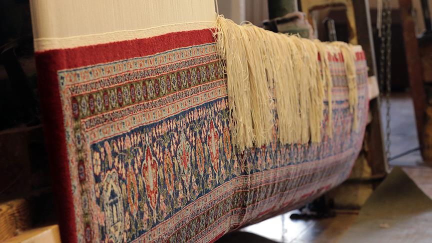 52 metrekarelik Hereke halısı tezgahtan indirildi
