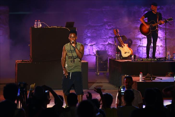 Tunisie : le rappeur Black M secoue l’amphithéâtre de Carthage