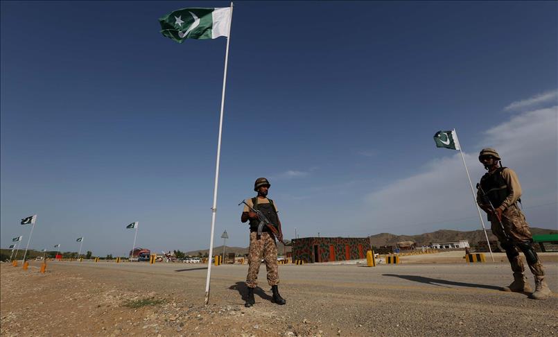 Pakistani army: '8 dead' in new border clash with India