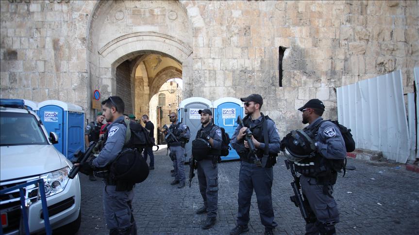 Israeli police close Al-Aqsa Mosque compound 