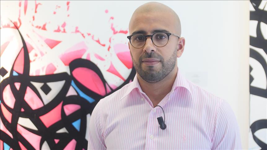 Artist celebrates Paris in Arabic calligraphy