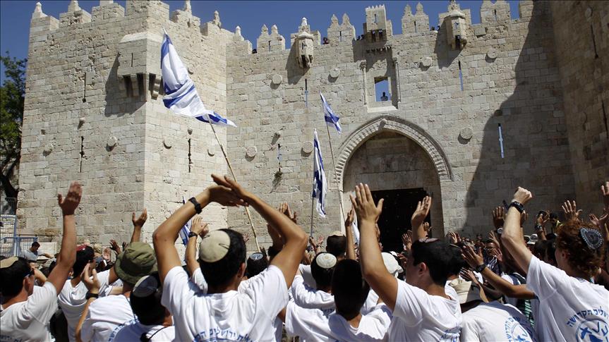 Hardline Israelis 'storm' Al-Aqsa