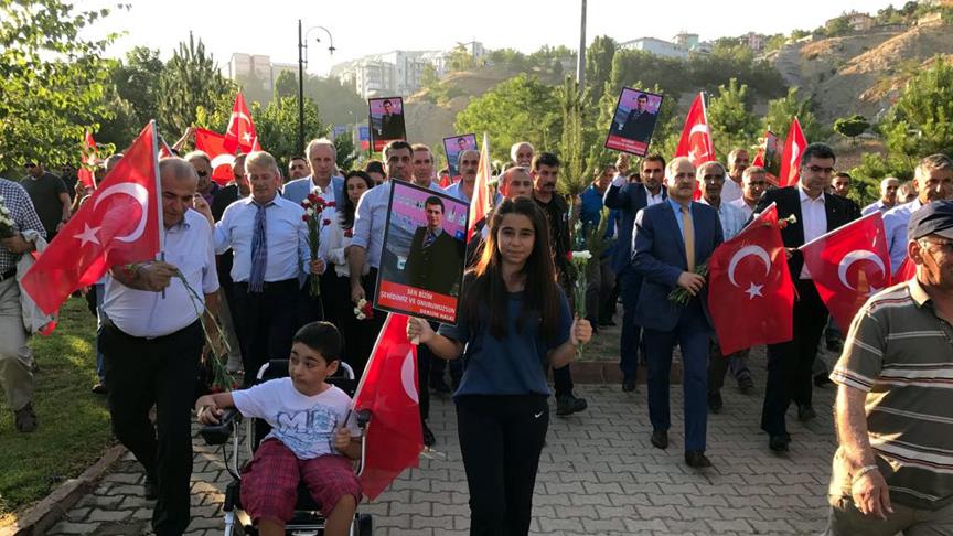 Tunceli'de 'teröre lanet yürüyüşü' düzenlendi