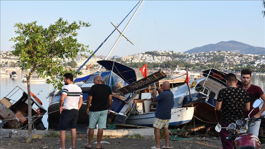 2 dead in Greece earthquake 