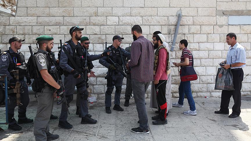 İsrail, 50 yaş altı Müslümanların mescide girişini yasakladı