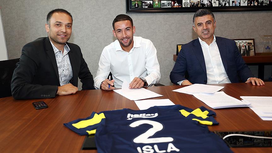 Şilili futbolcu Isla resmen Fenerbahçe'de