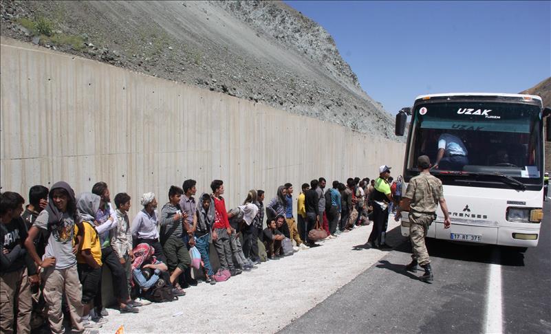 Турција: Во автобус пронајдени 103 мигранти од Авганистан и Пакистан