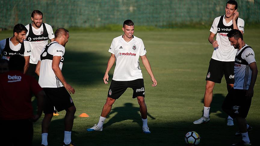 Beşiktaş'ın yeni transferi Pepe takımla ilk antrenmana çıktı