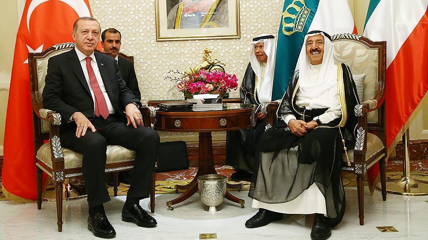 Arrivée d’Erdogan au Koweït, deuxième étape de sa tournée dans le Golfe