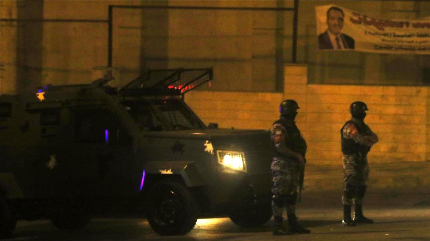 Israeli security guard leaves Amman