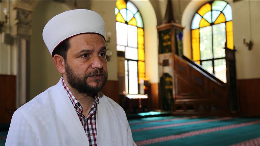 تركيا.. إمام يحول مسجدًا إلى مركز للأنشطة الاجتماعية والتعليمية 