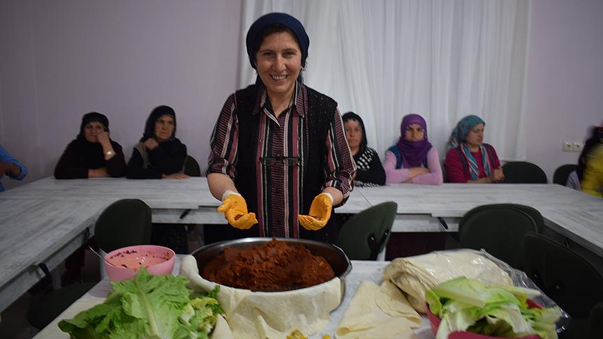 Kadın muhtar sayesinde sosyal hayatla tanıştılar