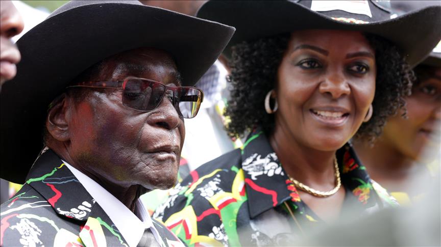 Zimbabwe’s first lady dares husband to name successor