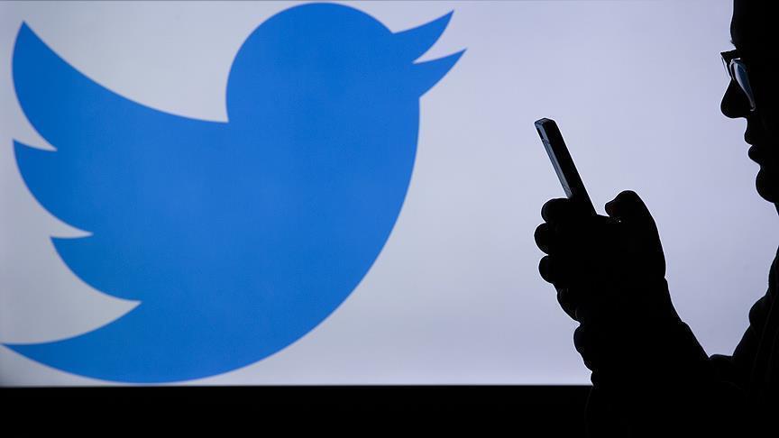 Twitter shares tumble on stagnant user growth