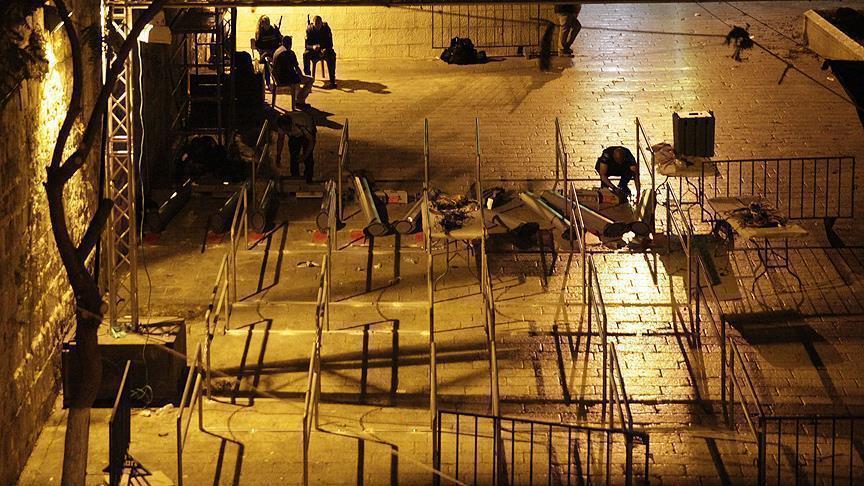 Israel pindahkan pagar besi di gerbang al-Aqsa