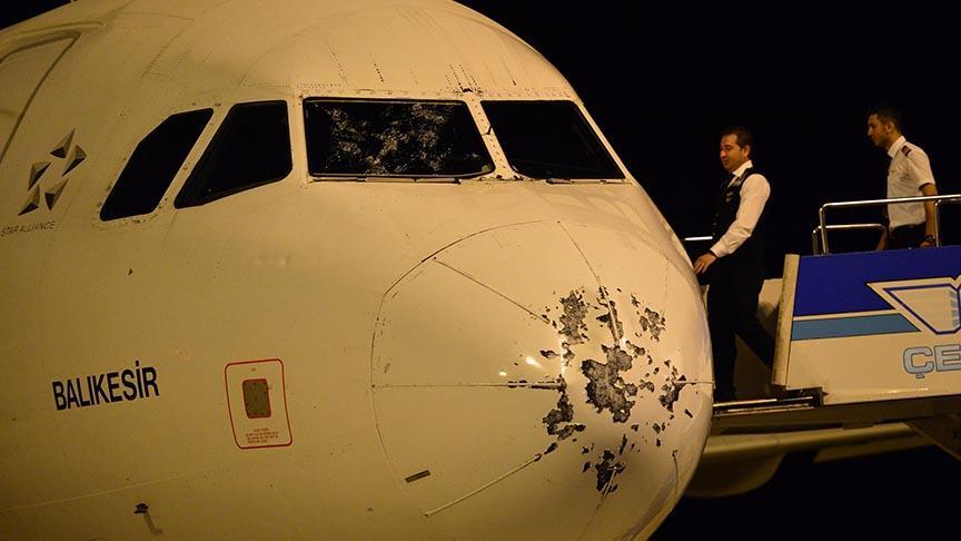 Ukraynalı pilot Akopov'a cesaret nişanı  