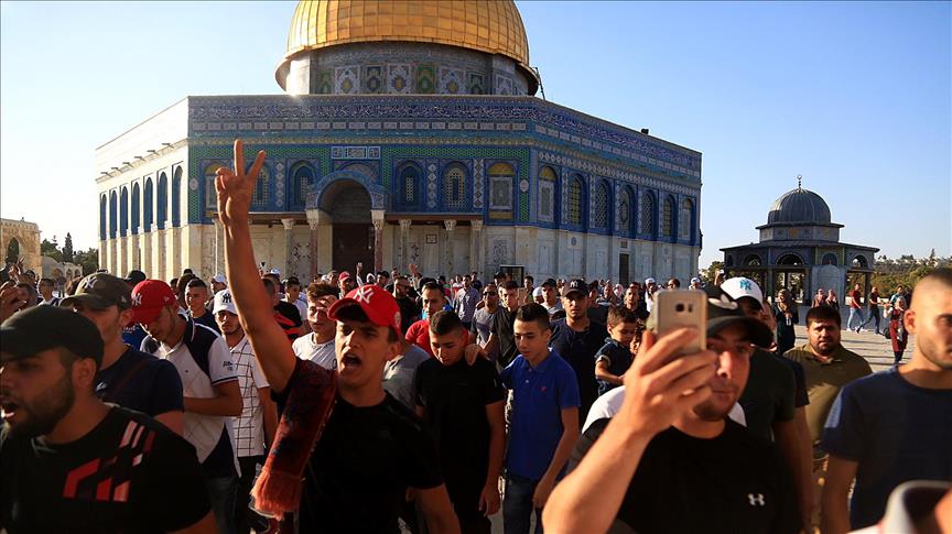 Palestinians rejoice lifting of restrictions on Al-Aqsa