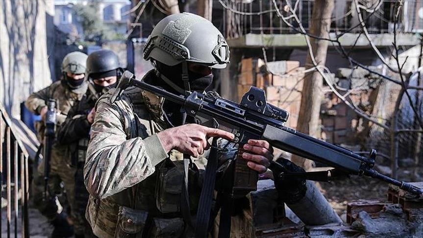 Turquie: Six terroristes du PKK se rendent aux forces de sécurité dans le Sud-est