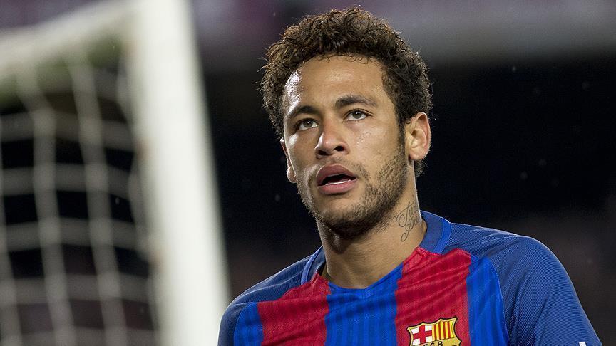 جماهير برشلونة تصف نيمار بـ"الخائن" خلال مباراة ودية