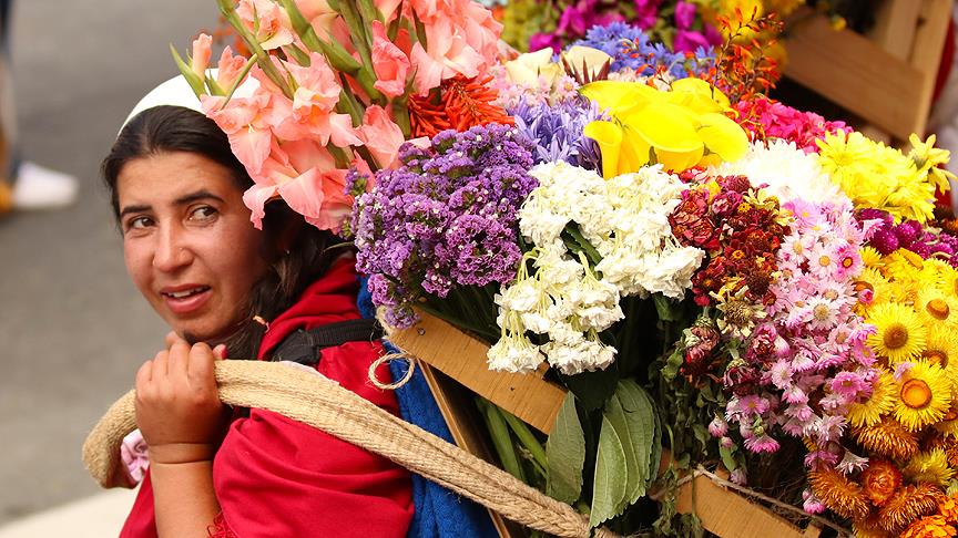 Kolombiya Daki Medellin Cicek Festivali Sona Erdi