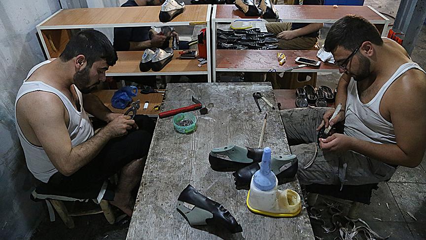 Türkmenler meslek öğrenirken para da kazanacak