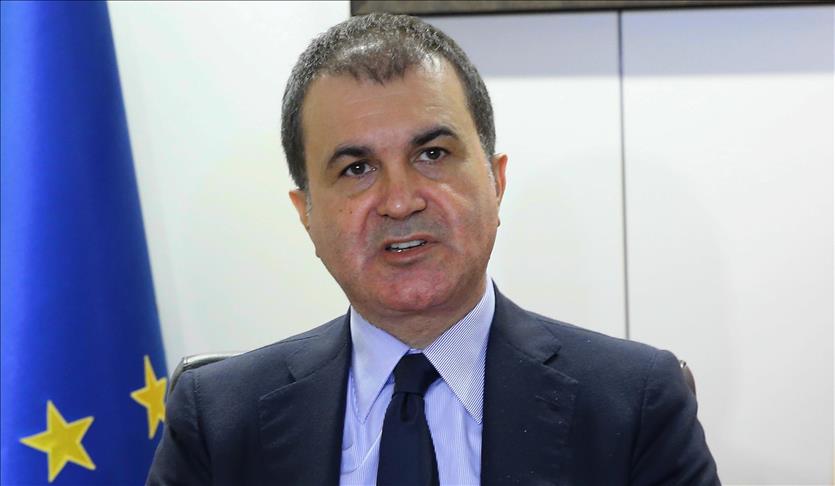 Ministre turc des Affaires de l'UE Celik: L'Europe ne doit pas ériger des murs contre les migrants