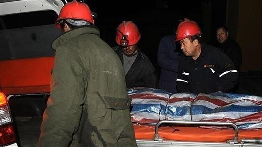En China, accidente de autobús deja decenas de muertos