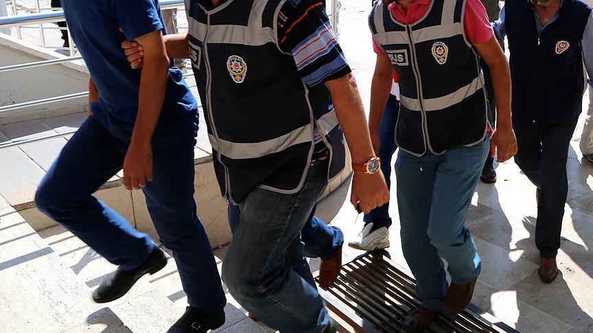 İzmir'de FETÖ/PDY operasyonu: 10 gözaltı