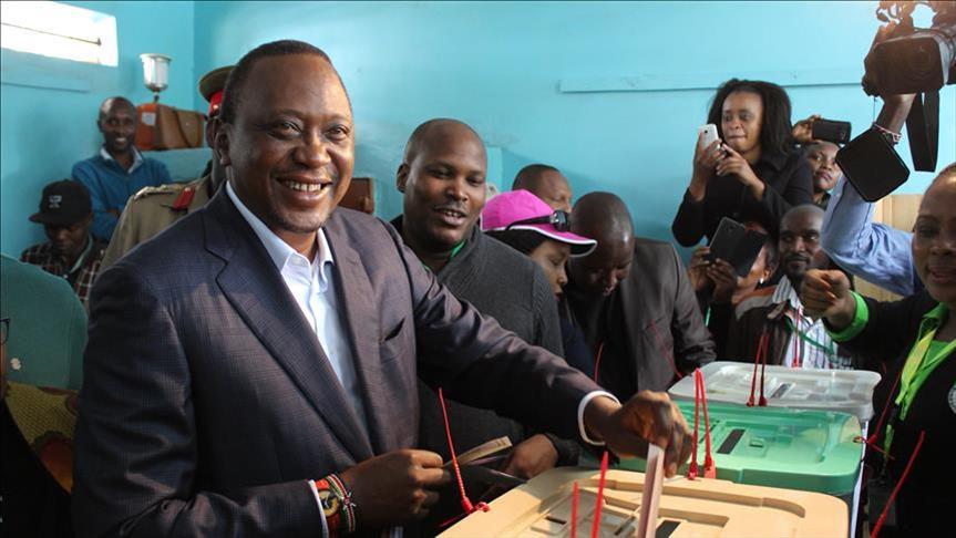 Kenya : Uhuru Kenyatta officiellement réélu président (Lead)