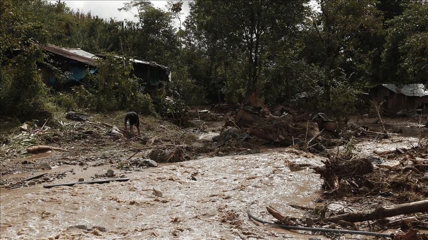 Hundreds dead in Sierra Leonean capital mudslide