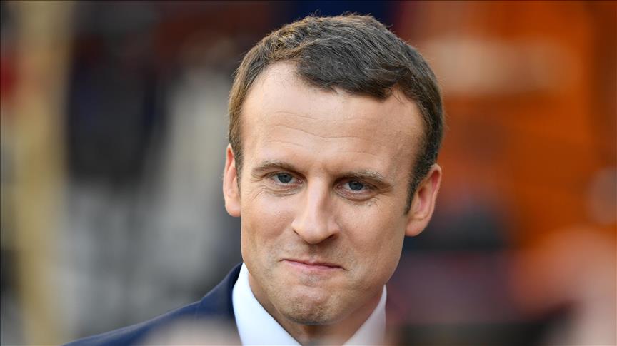 French leader files complaint against photographer