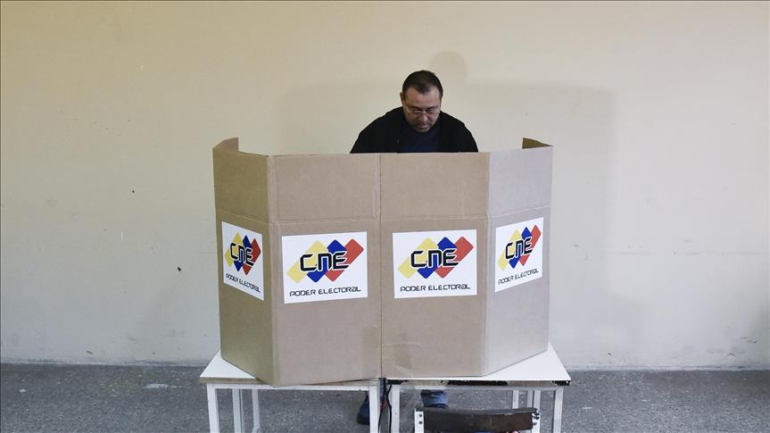 La oposición venezolana postuló candidatos para elecciones regionales