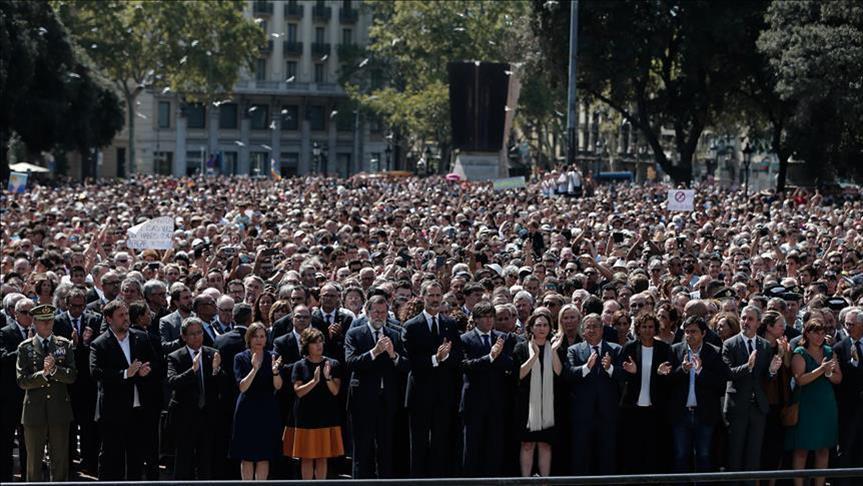 Барселона: Илјадници лица се собраа за да оддадат почест на жртвите од нападот