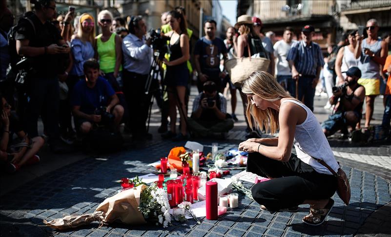 Se eleva a 14 el número de muertos por los ataques terroristas en España