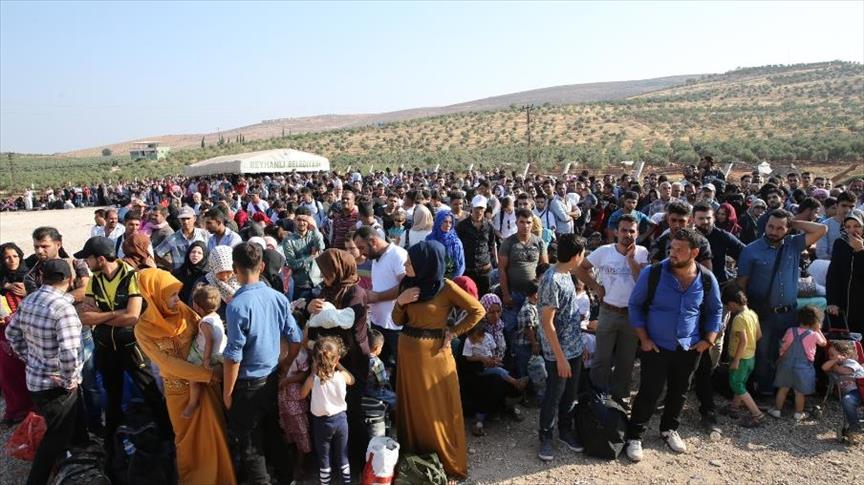 بدء عودة السوريين من تركيا لقضاء عطلة العيد في بلادهم