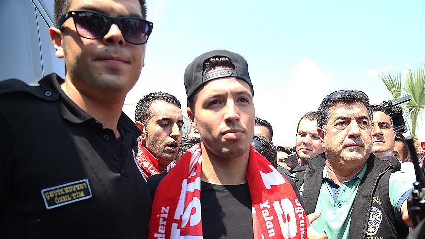 Samir Nasri resmen Antalyaspor'da 