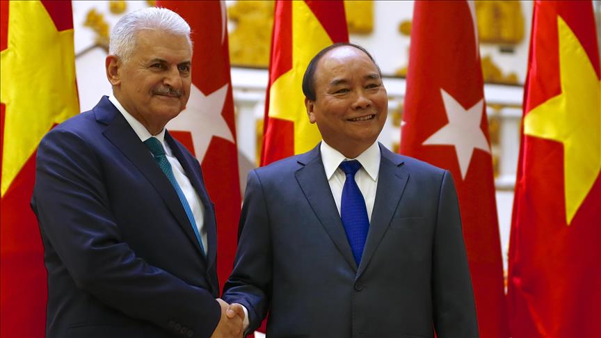 Turkish premier visits Vietnam