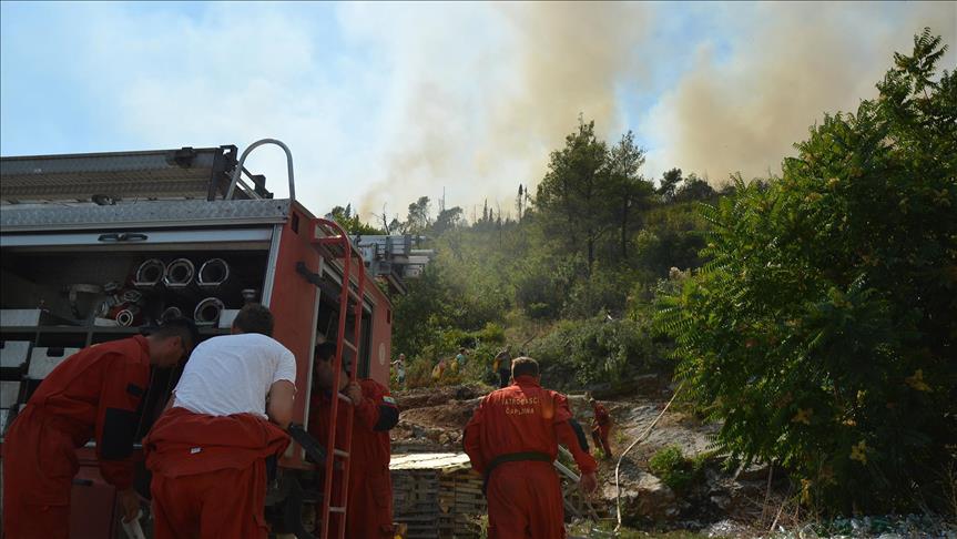 Požari u Hercegovini ne jenjavaju, vatrogasci na terenima, vojska u pripravnosti
