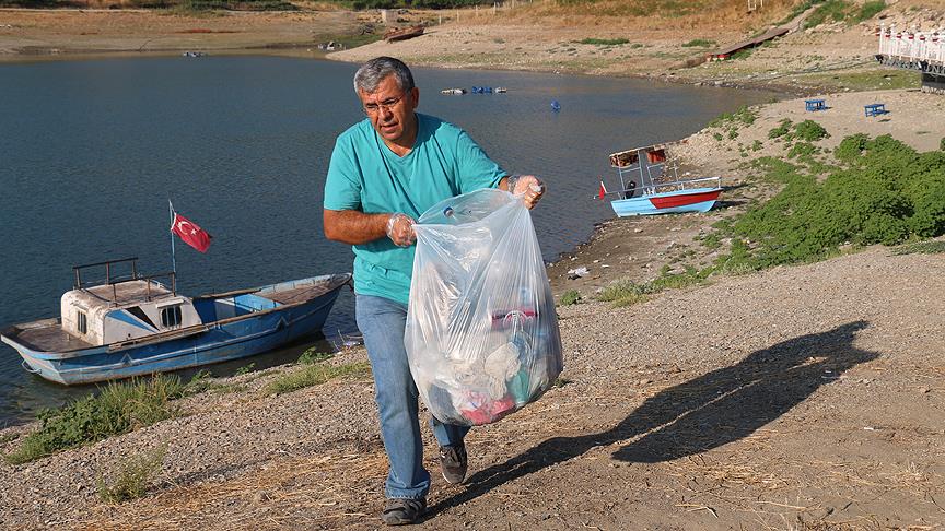 Çevre temizliğiyle vatandaşlara örnek oluyor