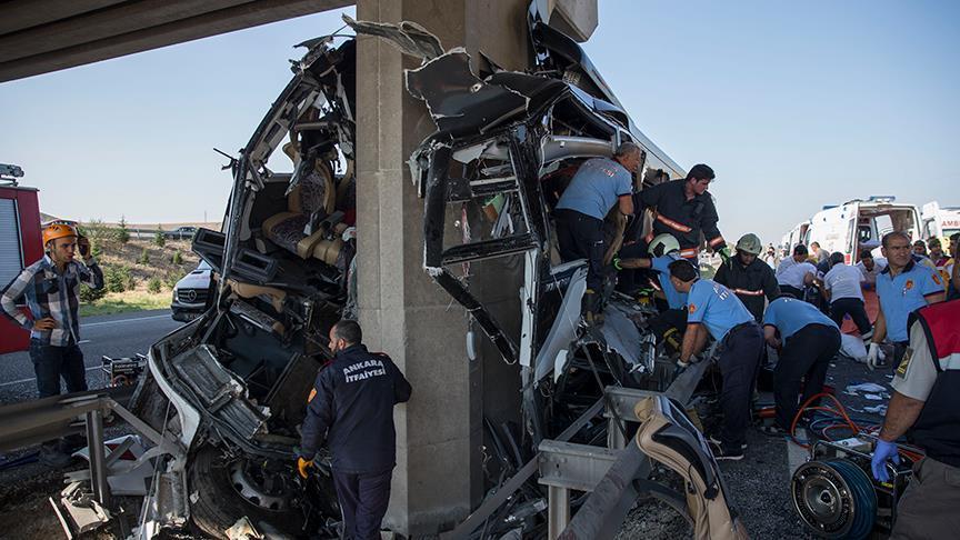 Turkish bus hits bridge, 6 killed