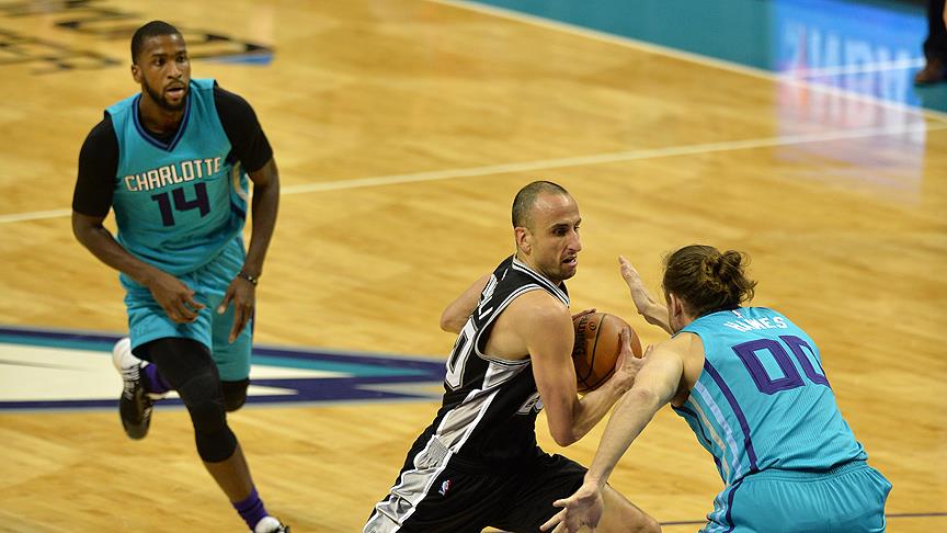 Ginobili sözleşmesini uzattı