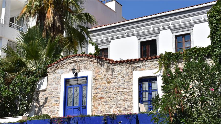Bodrum'un beyazı 'haşereye' mavisi 'nazara'