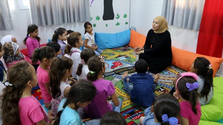 السورية ماجدة..أم اليتامى تتولى رعاية 300 يتيم بتركيا
